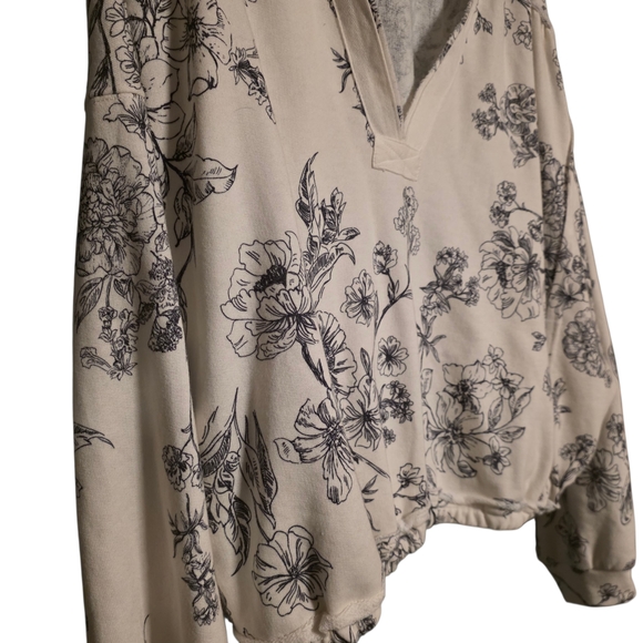 ILLA ILLA Floral Cropped Sweatshirt Lightweight Size Large - Picture 4 of 5